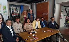 La candidata del centrosinistra presenta i candidati alla presidenza dei quartieri
