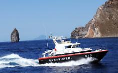 Scontro fra catamarano e peschereccio: indagini della Guardia costiera