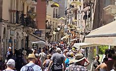 Taormina e Giardini Naxos: per ferragosto si punta al 95% dei posti occupati, tra glamour e presenze d'oltreoceano