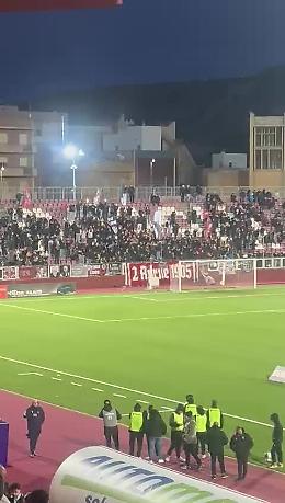 Il Trapani vince ma la contestazione travolge Antonini: il video dei cori contro il presidente nella bufera