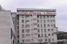 Palermo, irruzione in reparto Covid per visitare parente: denunciati