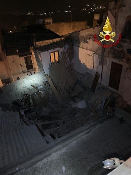 Caltagirone, 30 sfollati per il crollo in centro storico: aperta un'inchiesta