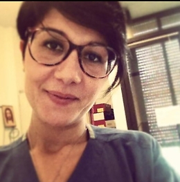 Coronavirus, infermiera di Brolo a Torino: &laquo;Aiutiamo i pazienti con le videochiamate&raquo;