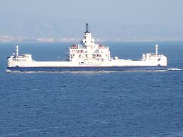 Coronavirus, un traghetto in pi&ugrave; sullo Stretto per camion e tir