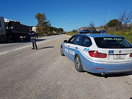 Cerca di sfondare il cancello dell'ex compagna: arrestato