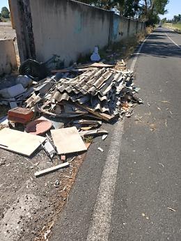 Catania: Vaccarizzo sommersa dall'amianto