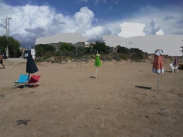 Santa Croce Camerina (RG):  spiaggia "occupata" dai residenti