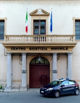 Maxirissa per la "fidanzatina" contesa: denunciati 14 minorenni a Palermo