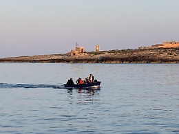 Migranti, tornano i barchini a Lampedusa: sbarcati 50 tunisini