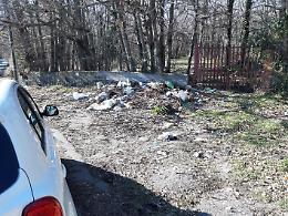 Tarderia, Parco dell'Etna: la spazzatura giace l&igrave; da tre anni...