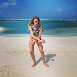 Michelle Hunziker alle Maldive attaccata dal web: "L'Italia è in ginocchio e tu ridi"