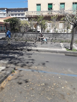 Catania: degrado in C.so Italia antistante la chiesa Cristo Re