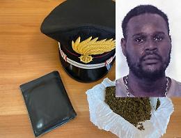 Catania, chiede soldi a 21enne per restituirgli portafogli rubato: arrestato