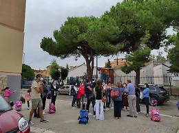 Sanificazione in ritardo, la campanella della ripresa attività scolastica suona alle 10,30