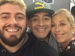 Morte Maradona, la madre di Diego jr: «Ti ameremo per sempre»