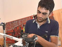 Marco, l’amico di bici e ciclisti che rimette in sesto le due ruote