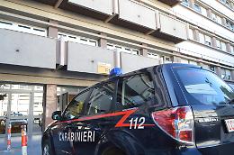 Ruba pc e attrezzature mediche al Policlinico: arrestato