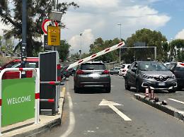 Pasticcio parcheggi all'aeroporto di Catania: mezz'ora per uscire dall'area di sosta