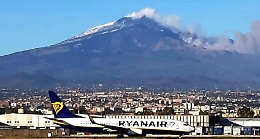 Etna, aggiornamento delle 18 dall'aeroporto di Catania: scalo operativo ma con tante limitazioni