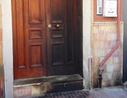 Incendiato portone di casa di un ex candidato di Forza Italia a Gela