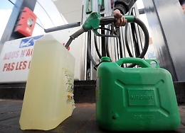 Caro carburanti, la proposta di Assopetroli per arginare una crisi drammatica