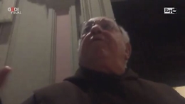 Il frate celebra una messa per il boss morto e poi minaccia cronista: &laquo;Attento a come parla, altrimenti lei la paga&raquo;