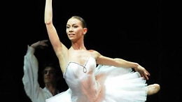 Eleonora Abbagnato: &laquo;Lascio l'Opera di Parigi per stare vicino alla mamma ammalata&raquo;