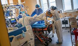 Covid in Sicilia, più casi ma meno ricoveri: che cosa ci dicono i numeri della pandemia