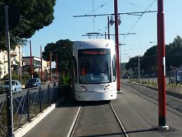 Palermo, lancio di pietre contro vetri del tram