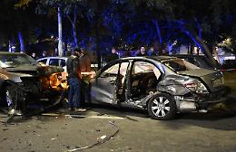 Catania, un malore e poi il maxiscontro:
uno scenario da guerra in viale Sanzio