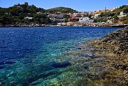 Ustica, sì alla balneazione nella riserva naturale ma è polemica