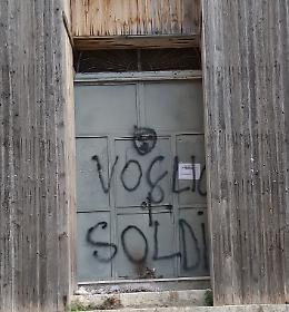 Favara, la scritta minacciosa dopo la bottiglia incendiaria