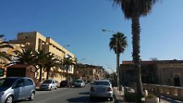 Sequestra ex moglie a Gela per costringerla a tornare con lui