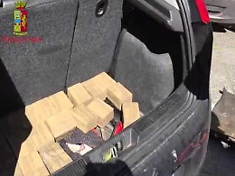 Quasi dieci chili di hashih in auto: due arresti a Catania, uno &egrave; minorenne