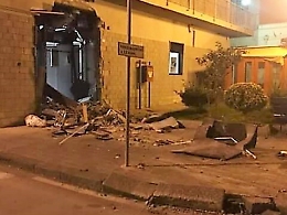 Catenanuova, sventato furto al bancomat Unicredit: caccia a 7 malviventi