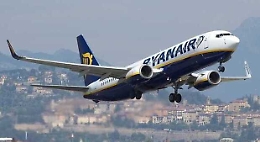 Ryanair, tra nuove cancellazioni anche otto rotte con la Sicilia