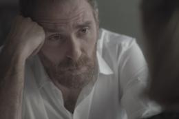 "The Place", percorso nei meandri bui e tortuosi dell’animo umano