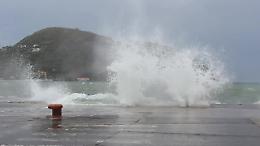 A Lipari maltempo blocca la processione per il patrono