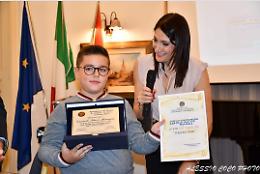 Giustizia e Pace, una serata per festeggiare i tre anni dell'Associazione e per "premiare" Carmelo Flavio il piccolo attore che ha interpretato Rosario Livatino da bambino