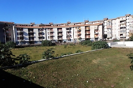Vandali in azione in Piazza Montana a Trappeto Nord