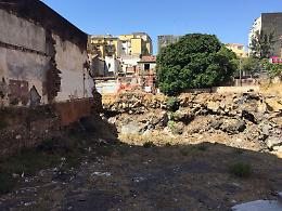 Catania, via Scarabelli: degradata e insicura