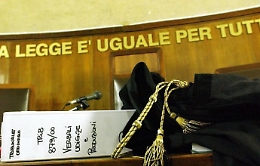 L'eredità persa all'asta e il giallo di un testamento (forse) falso