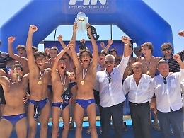 Pallanuoto: a Ostia la Nuoto Catania Under 15 vince il suo primo scudetto