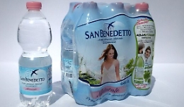 Attenzione all'acqua San Benedetto: Ministero ritira un lotto contaminato