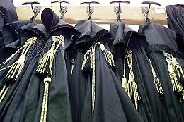 I magistrati onorari, «Promesse stranamente disattese»