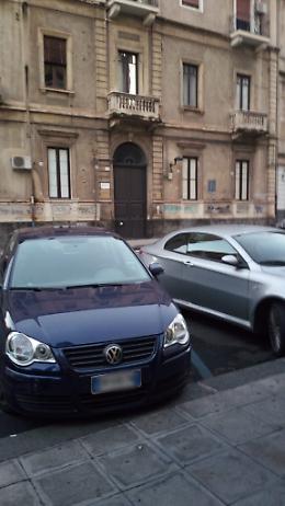 Catania: Largo Rosolino Pilo e i rifiuti non identificati!