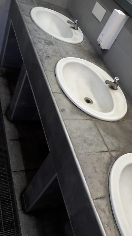 Catania, San Giorgio: toilette in pessime condizioni nell'aree di servizio della tangenziale