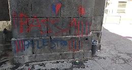Catania, Porta Ferdinandea imbrattata da pseudo tifosi