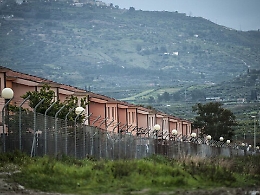In carcere gli amputano una gamba, ora è stato liberato: «Datemi la mia protesi»