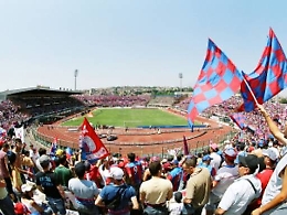 Calcio Catania, scontro tra tifo e societ&agrave; Dalle Curve e dalla B tre comunicati di fuoco